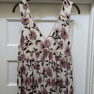 American Eagle flowery printed tank